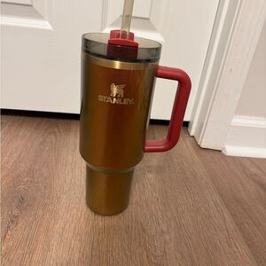 Stanley x Lainey Wilson “country gold” cup